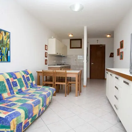 Cozy With Terrace Apartamento *