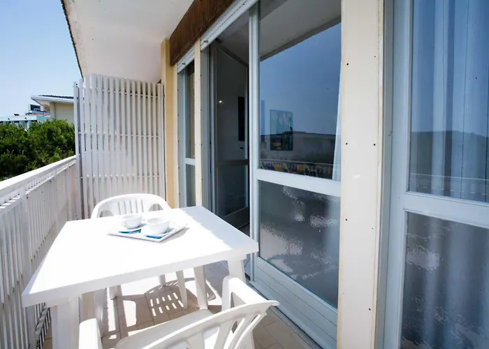 Cozy With Terrace Apartment *